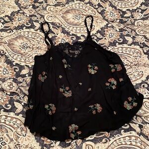 Black flower tank